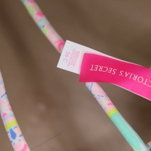 ✨2/$20 Victoria's Secret Ruffle Halter Tie Bikini Top White Pastel 36C H10583 - Picture 5 of 6